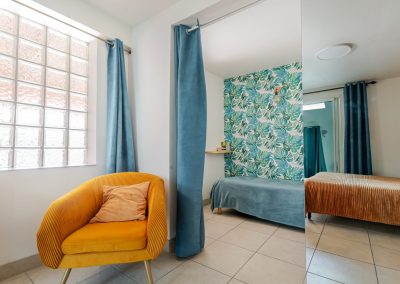 Gîte avec piscine et jacuzzi "Maguelone" - Gites à Lavèrune proche de Montpellier - Accès à la chambre individuelle avec lit simple