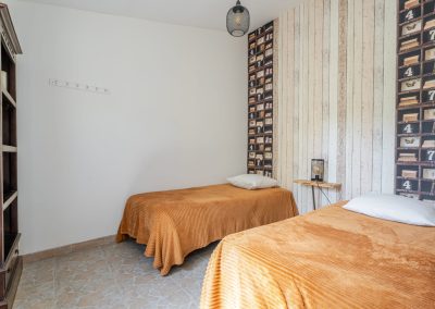 Gîte avec piscine et jacuzzi "Maguelone" - Gites à Lavèrune proche de Montpellier - Chambre supplémentaire avec deux lits simples