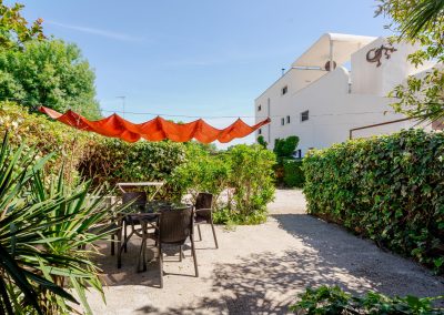 Gîte de charme à Lavèrune proche de Montpellier - Extérieur avec salon de jardin