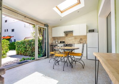 Gîte de charme à Lavèrune proche de Montpellier - Salle à manger et cuisine