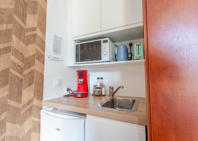 La Babote chambre d'hôtes cosy à Lavèrune dans l'Hérault - Montpellier - Cuisine d'appoint dans la chambre