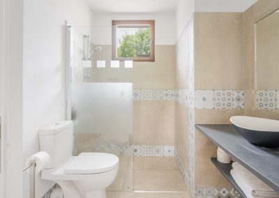Location appartement T1 avec terrasse studio de vacances à Montpellier - Salle de bain tout confort