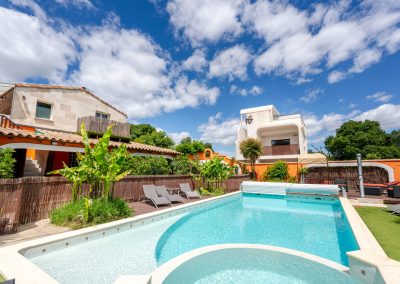 Le patio 34 à Lavèrune - Chambres d'hôtes proche de Montpellier - Grande piscine avec jacuzzi intégré