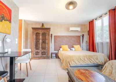 La Comédie chambre d'hôtes pour famille et groupe d'amis à Lavèrune - Montpellier - Chambre lumineuse toute équipée